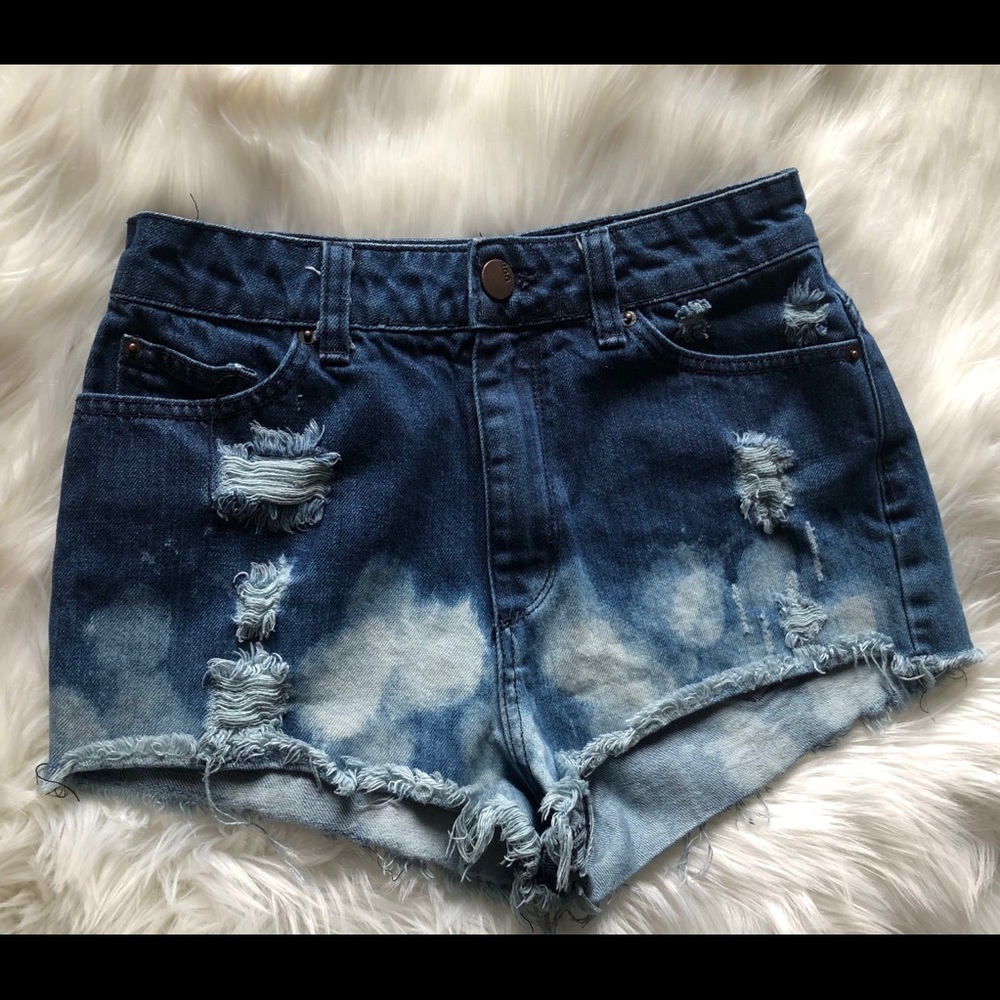 BDG Distressed High Rise Cheeky Jean Shorts Sz 28